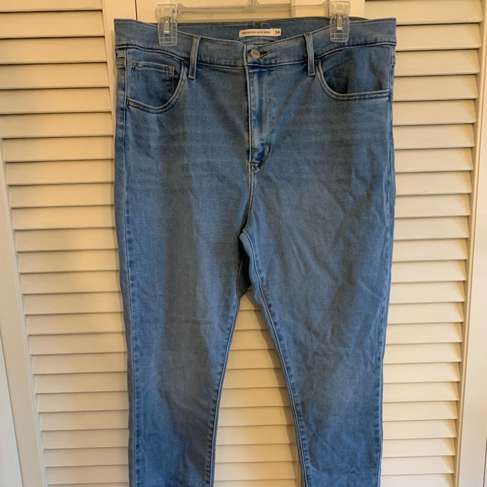 Levi's 720 High Rise Super Skinny Jeans